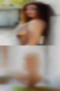 Swinger club sexy fit naked discreet woman AZ.
