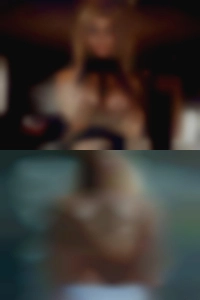 Sexy looking old nude woman.